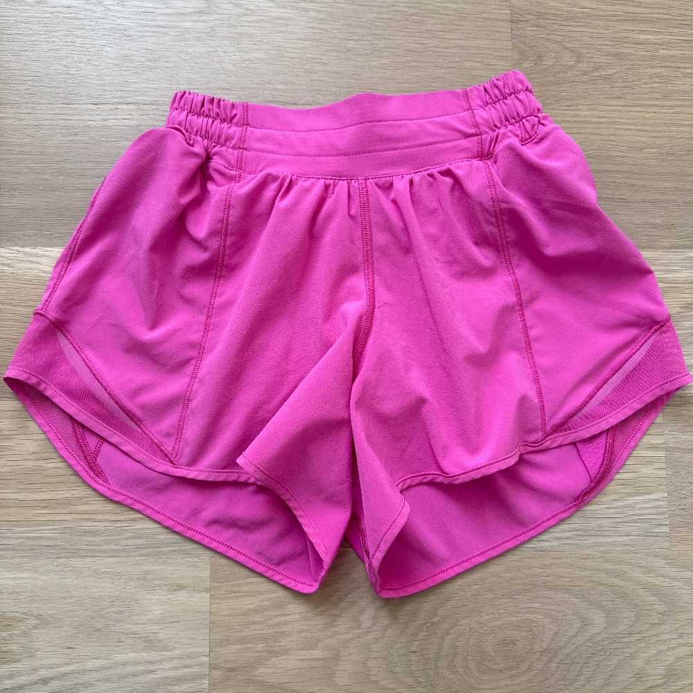 Lululemon Hotty Hots 4” low rise